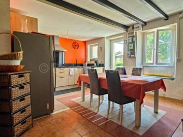 b98155d0-d700-1d03-70c8-1731aee6f00a