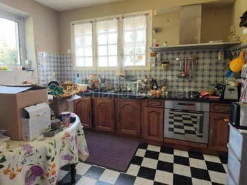 fe725ea4-6403-3187-b264-66a9a7810eb2