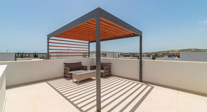 Image No.14-3 Bed Villa / Detached for sale