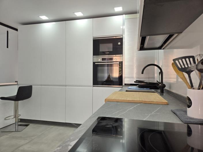 Image No.3-3 Bed Apartment for sale