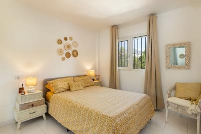 13-5fd73dea700db77384c091ca9818b1a9