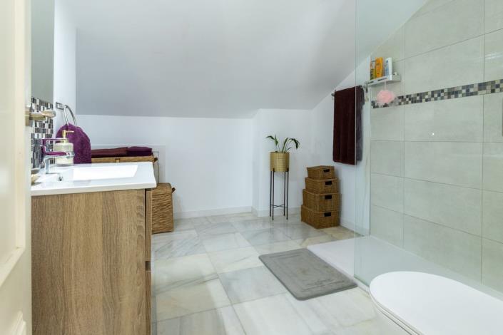 Image No.23-4 Bed Townhouse for sale