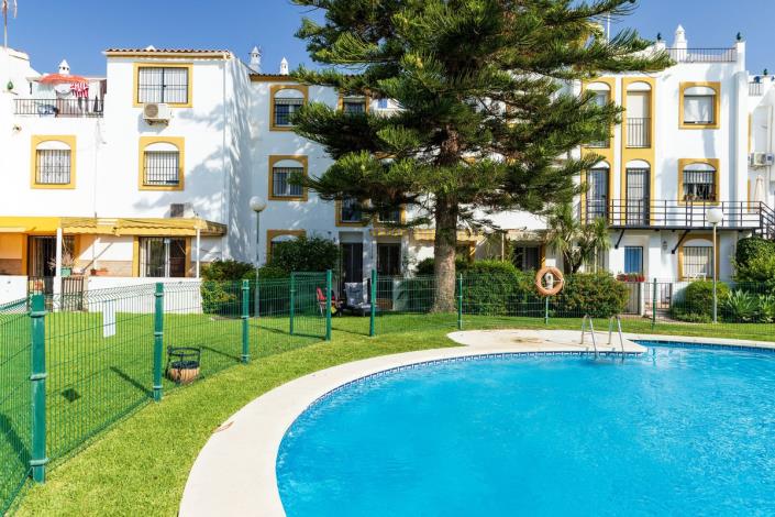 Image No.27-4 Bed Townhouse for sale