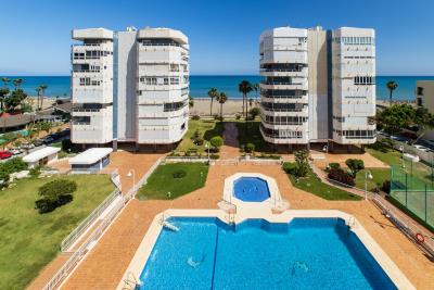 10-bb915d1cb19341576dcdc994b81ab9c5