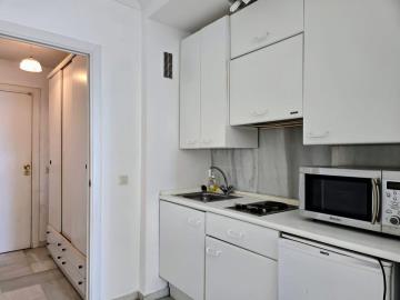 8-e64a9055bba3e77ac8aca3b893cdf826