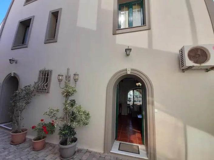 Image No.40-4 Bed Villa for sale