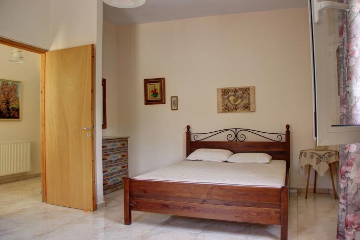 Image No.20-6 Bed House for sale