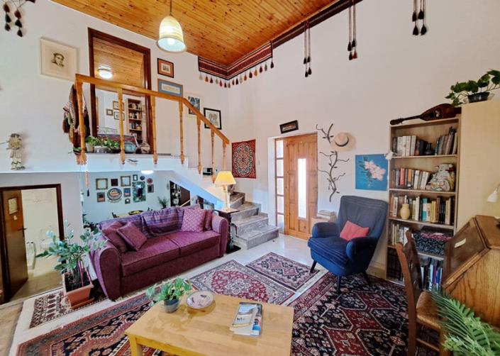 Image No.8-3 Bed House for sale