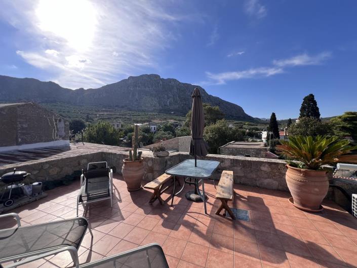 Image No.10-3 Bed House for sale