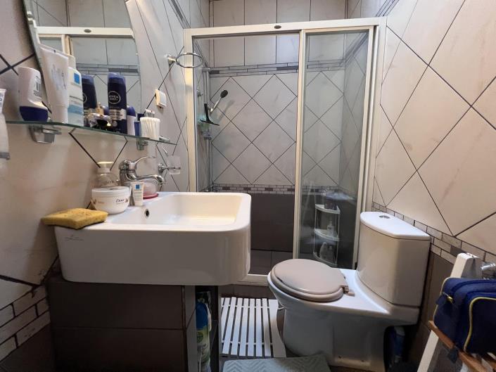 Image No.19-3 Bed House for sale