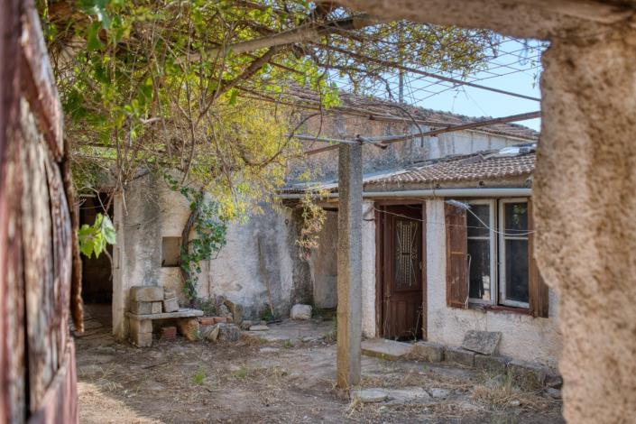 Image No.20-Maison à vendre à Xirosterni