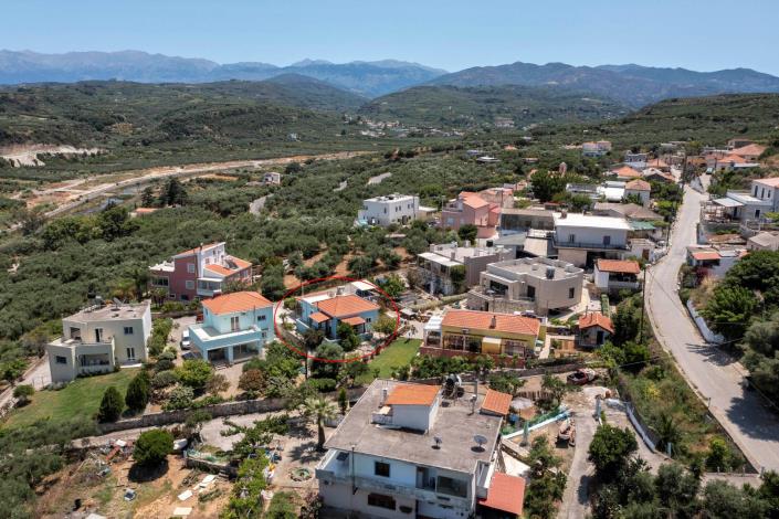 Image No.41-2 Bed House for sale