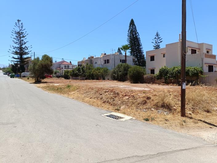 Image No.2-Terre à vendre à Crète