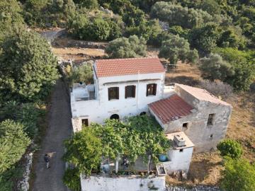 Stonehouse-for-sale-in-Chania-Crete--4-