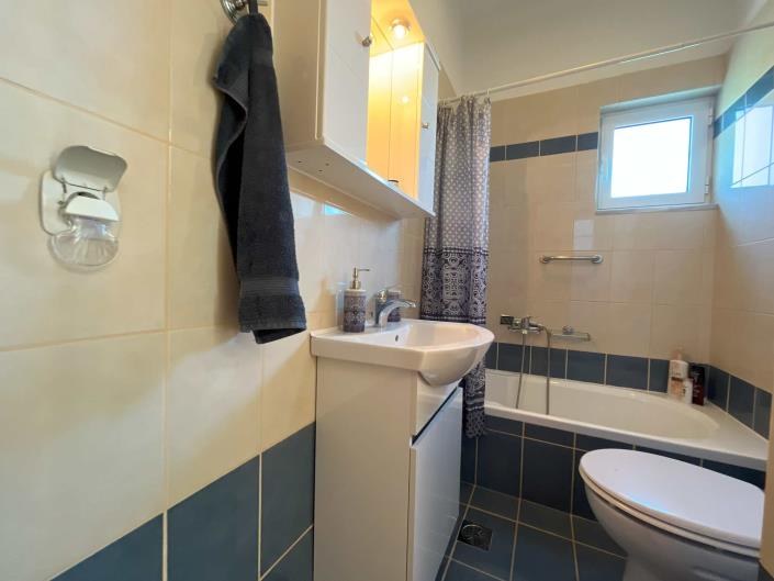 Image No.19-2 Bed House for sale