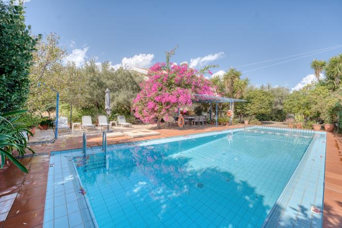 Image No.10-Villa de 5 chambres à vendre à Kalyves