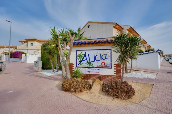 Image No.3-Bungalow de 2 chambres à vendre à Torrevieja