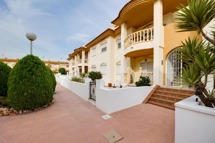 Image No.2-Bungalow de 2 chambres à vendre à Torrevieja