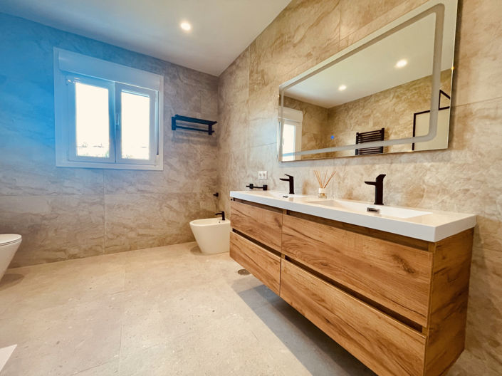 Image No.18-Villa de 4 chambres à vendre à Manilva