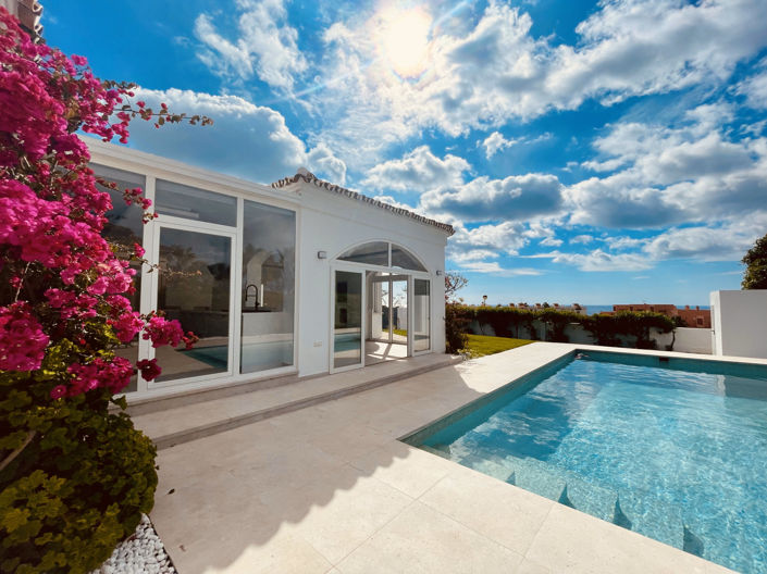 Image No.2-Villa de 4 chambres à vendre à Manilva