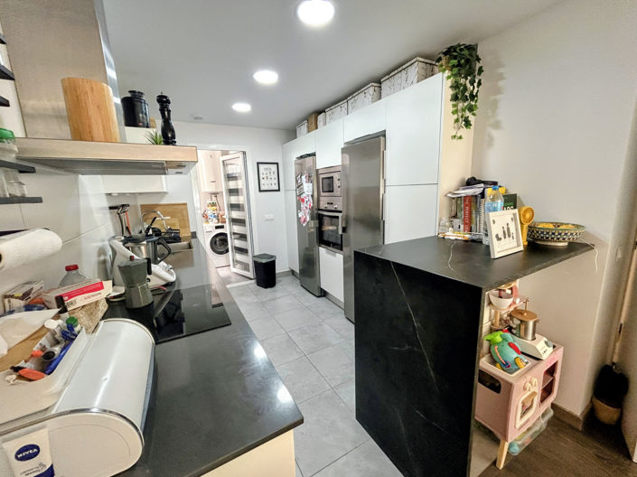 Image No.9-3 Bed Apartment for sale