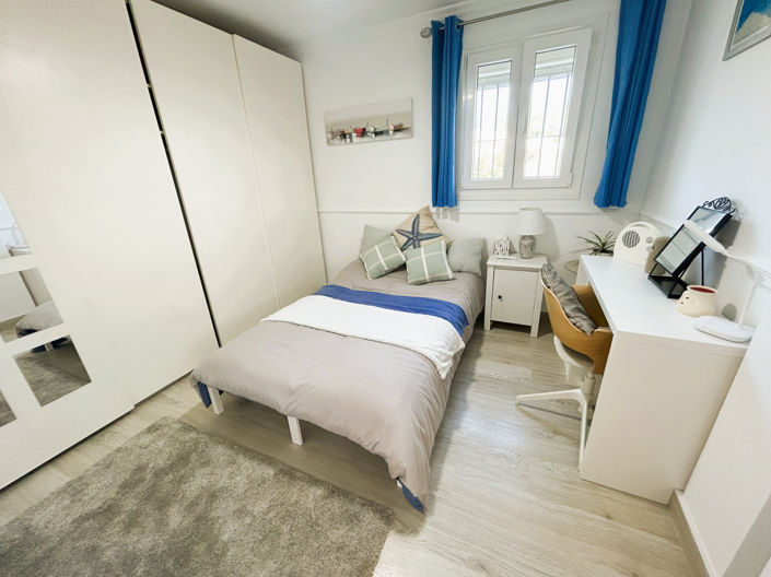 Image No.11-2 Bed Property for sale