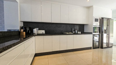 b98le8d7m9k3degpefzhs0lif8u4xzvzhwxtmggyekxx9