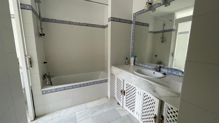 Image No.39-4 Bed Villa for sale