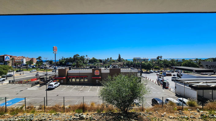 Image No.15-3 Bed Property for sale