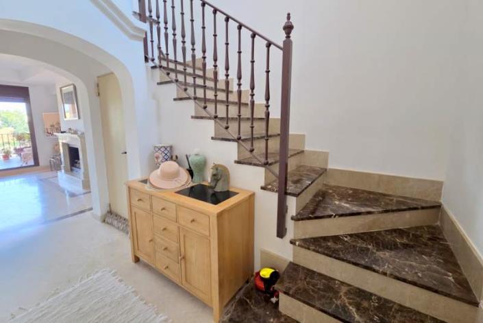 Image No.12-3 Bed Townhouse for sale