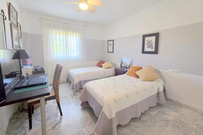 Image No.21-3 Bed Apartment for sale