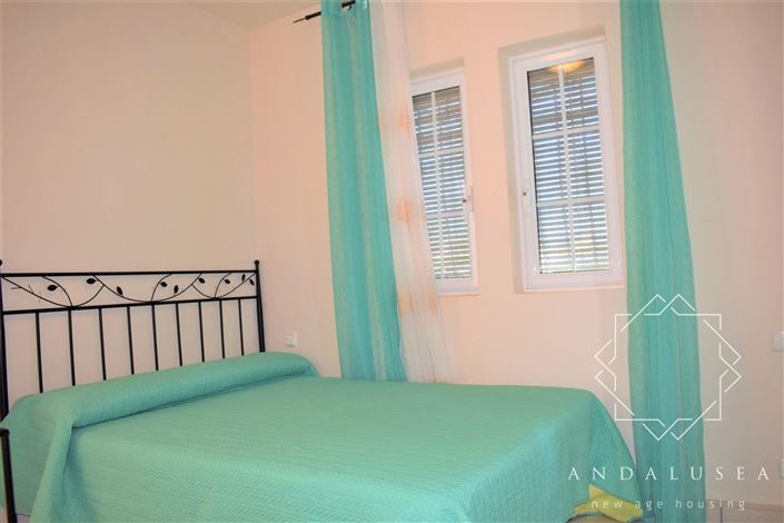 Image No.24-4 Bed Property for sale