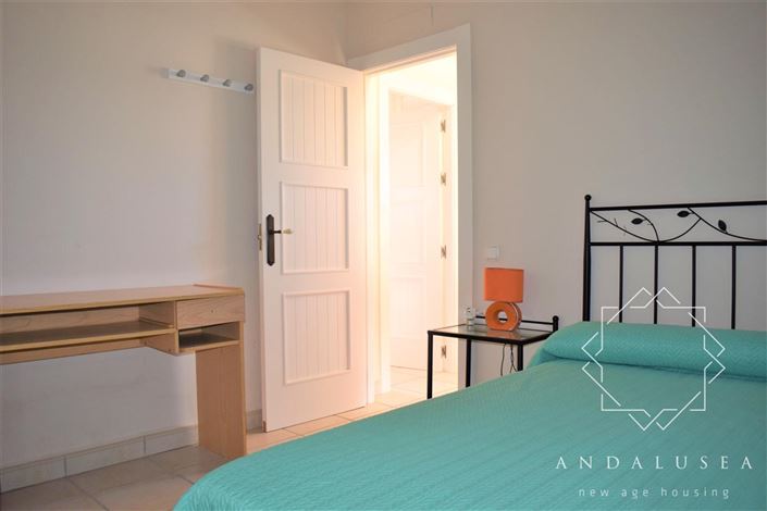 Image No.26-4 Bed Property for sale