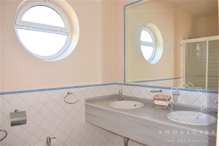 Image No.34-4 Bed Property for sale