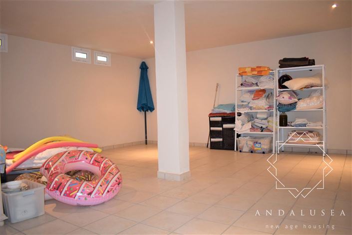 Image No.37-4 Bed Property for sale