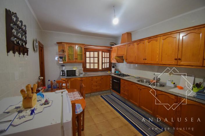 Image No.15-3 Bed Property for sale