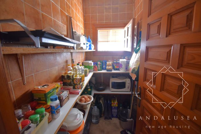 Image No.18-3 Bed Property for sale