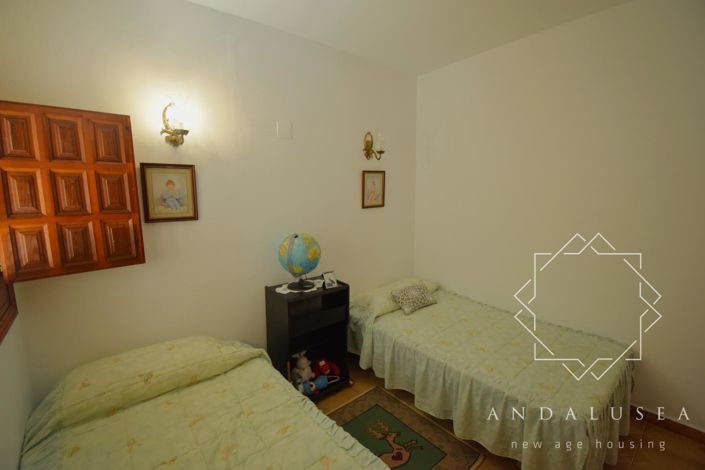 Image No.23-3 Bed Property for sale