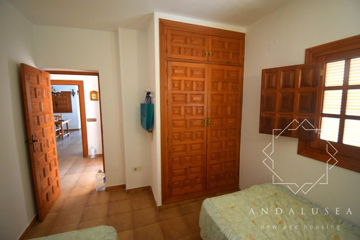 Image No.24-3 Bed Property for sale