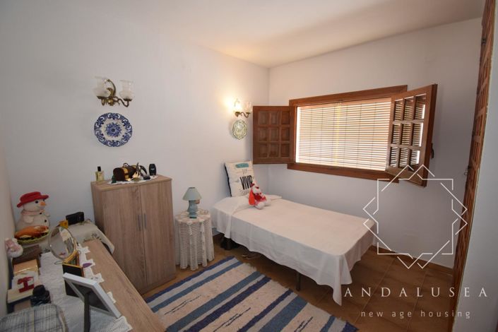 Image No.28-3 Bed Property for sale