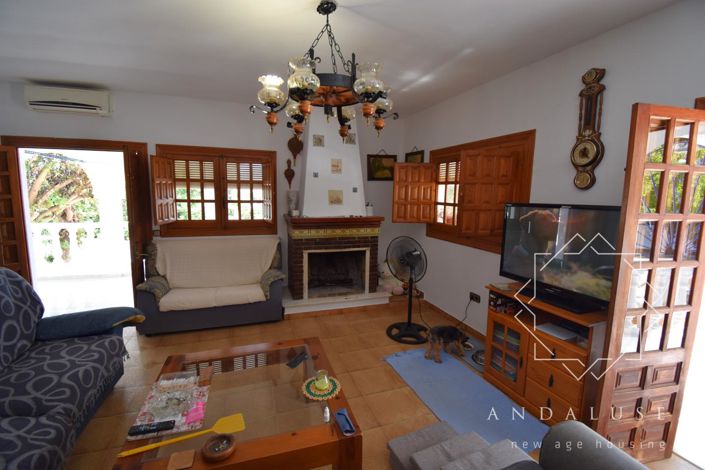 Image No.10-3 Bed Property for sale