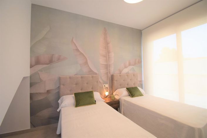 Image No.18-3 Bed Property for sale