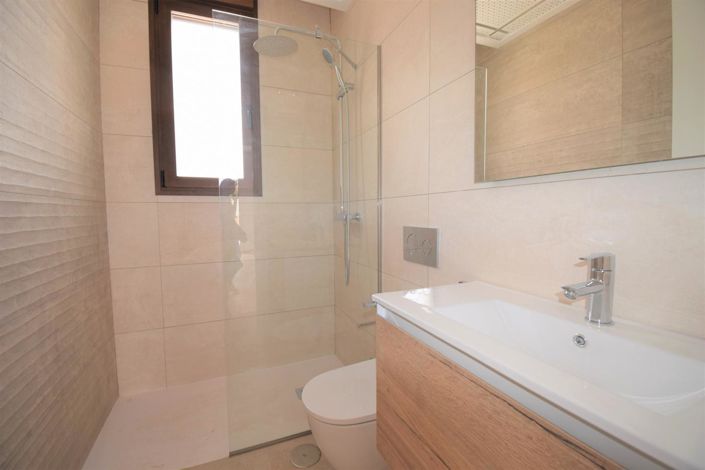 Image No.31-3 Bed Property for sale