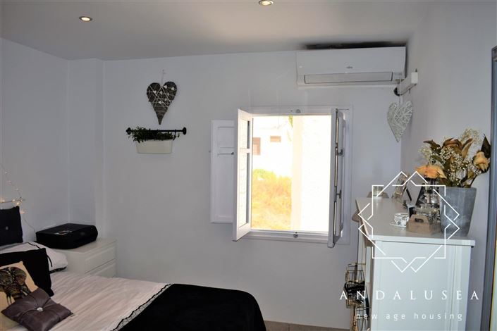 Image No.19-2 Bed Property for sale