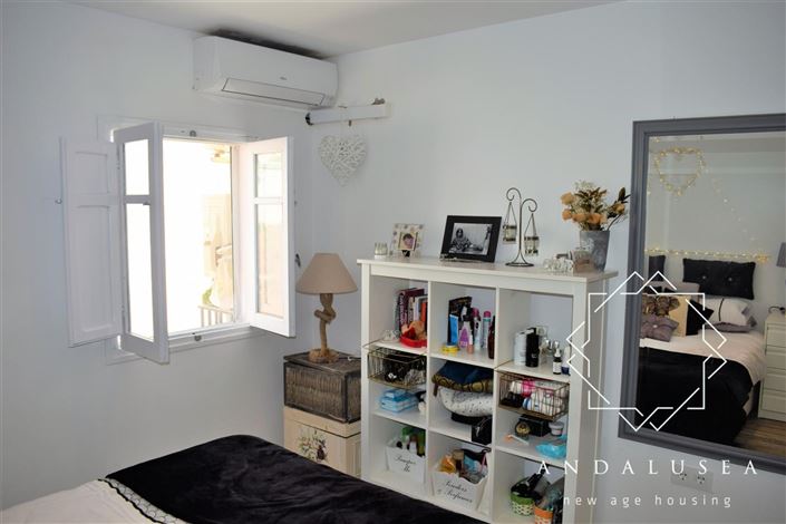 Image No.21-2 Bed Property for sale