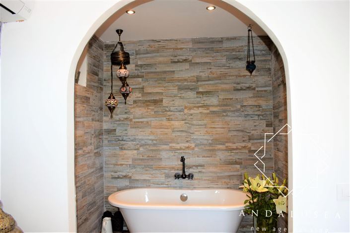 Image No.24-2 Bed Property for sale