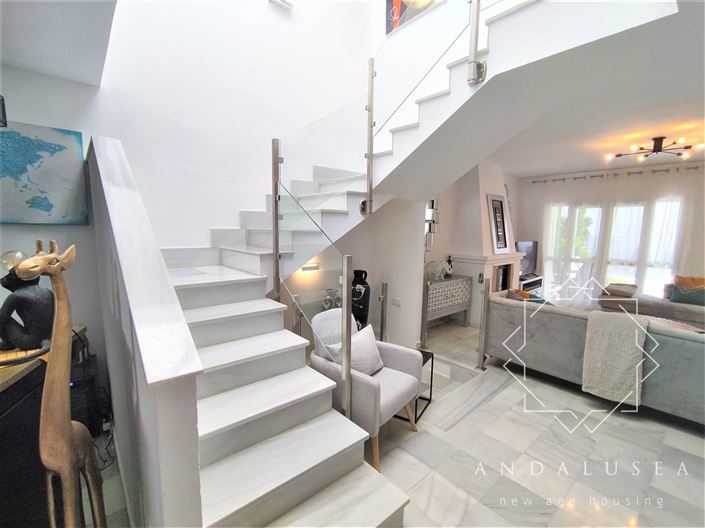 Image No.18-4 Bed Property for sale