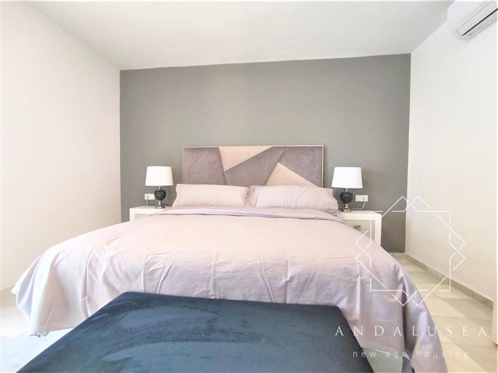 Image No.32-4 Bed Property for sale