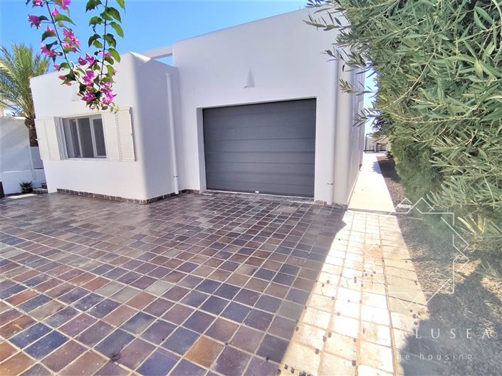 Image No.56-4 Bed Property for sale