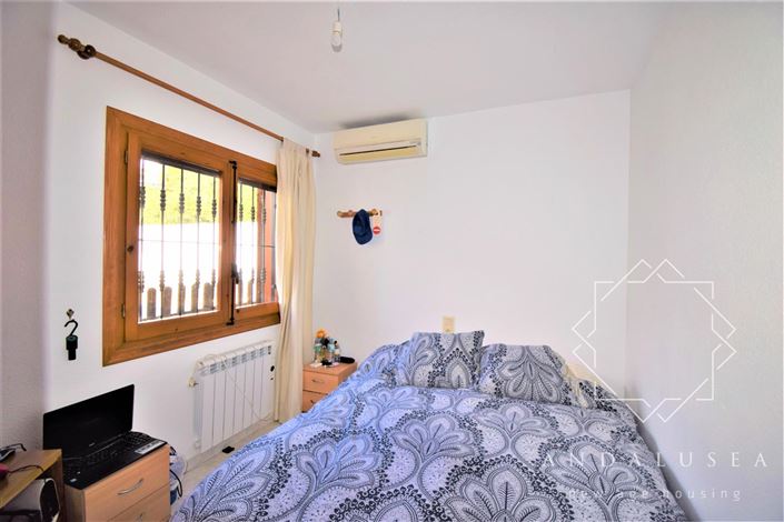 Image No.24-4 Bed Property for sale